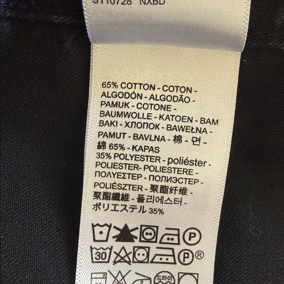 Teodora Western Shirt in size medium Black
LEVI'S - Picture 15 of 16